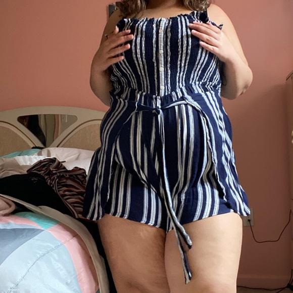 Short romper - Picture 2 of 3